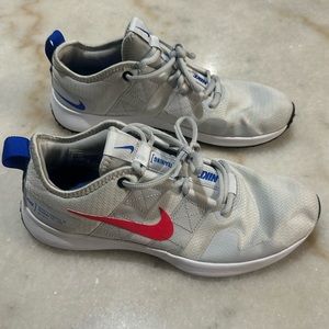 NIKE Varsity Compete TR 2 Cross Training Shoes 
Men's Size 8.5
COLOR: White